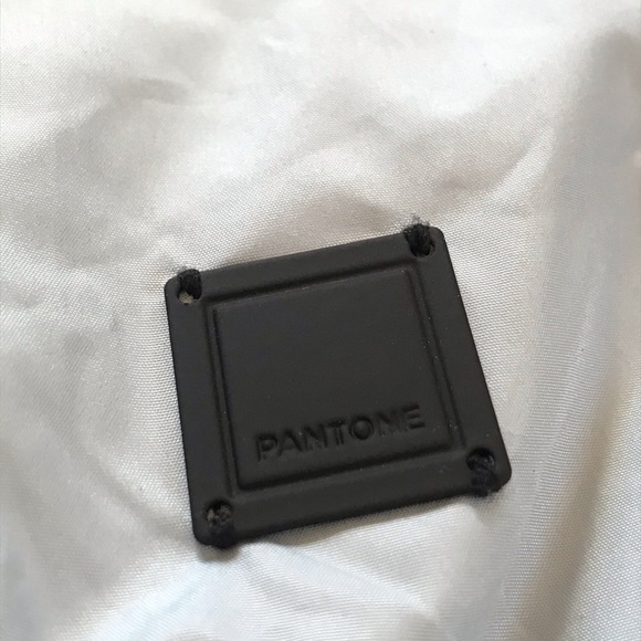 Pantone Windbreaker - Picture 3 of 5